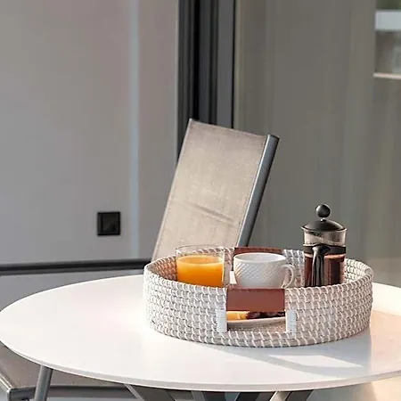 Sealuxe Living Hotel Folea