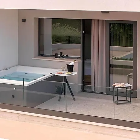Sealuxe Living Hotel