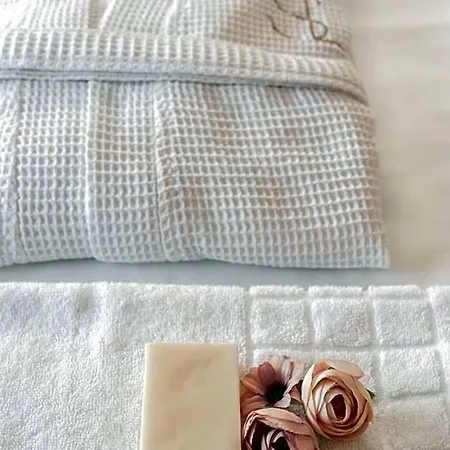 Sealuxe Living Hotel Folea