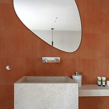 Sealuxe Living Hotel Folea
