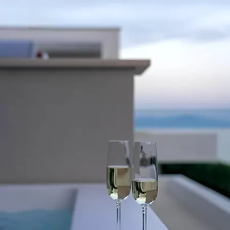 Sealuxe Living Hotel Folea