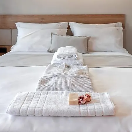 Hotel Sealuxe Living 4*